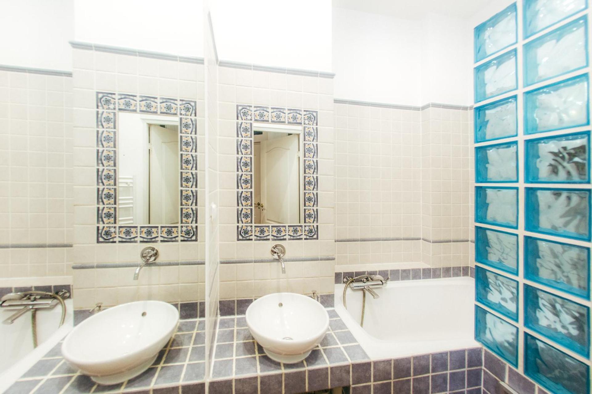 Apartament Oomph Vintage 2Br Gem Steps From Politechnika Warszawa Zewnętrze zdjęcie